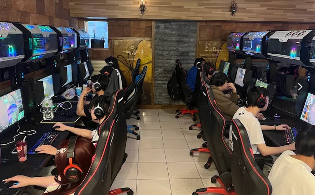 QQイースポーツカフェ